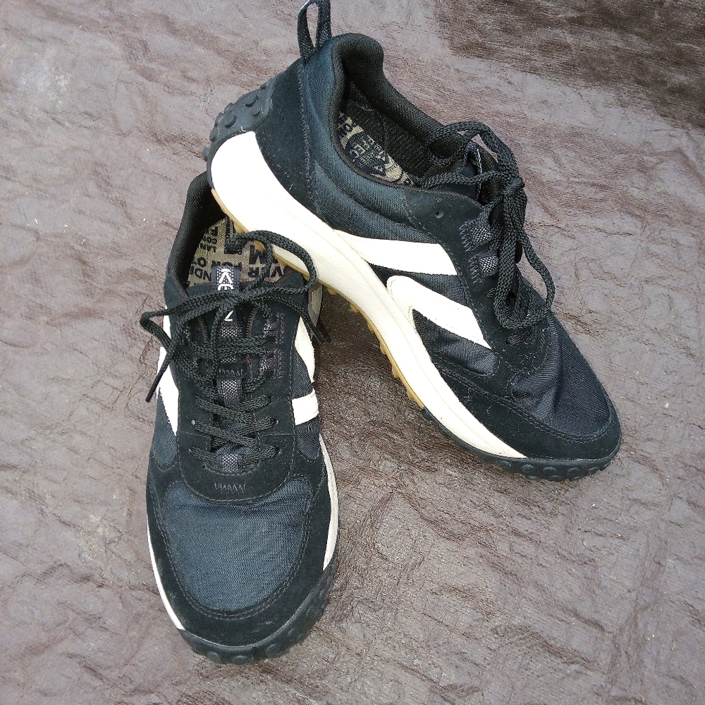 Keen Hiking Trail Sneakers Black White Women's 8.5 Regular